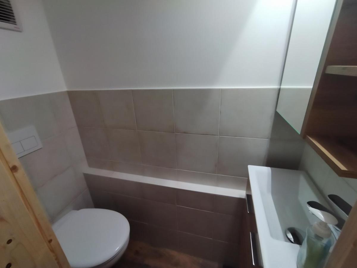 Schmal & Hoch - Willkommen Im Schmalsten Haus Von Ferienhaus *